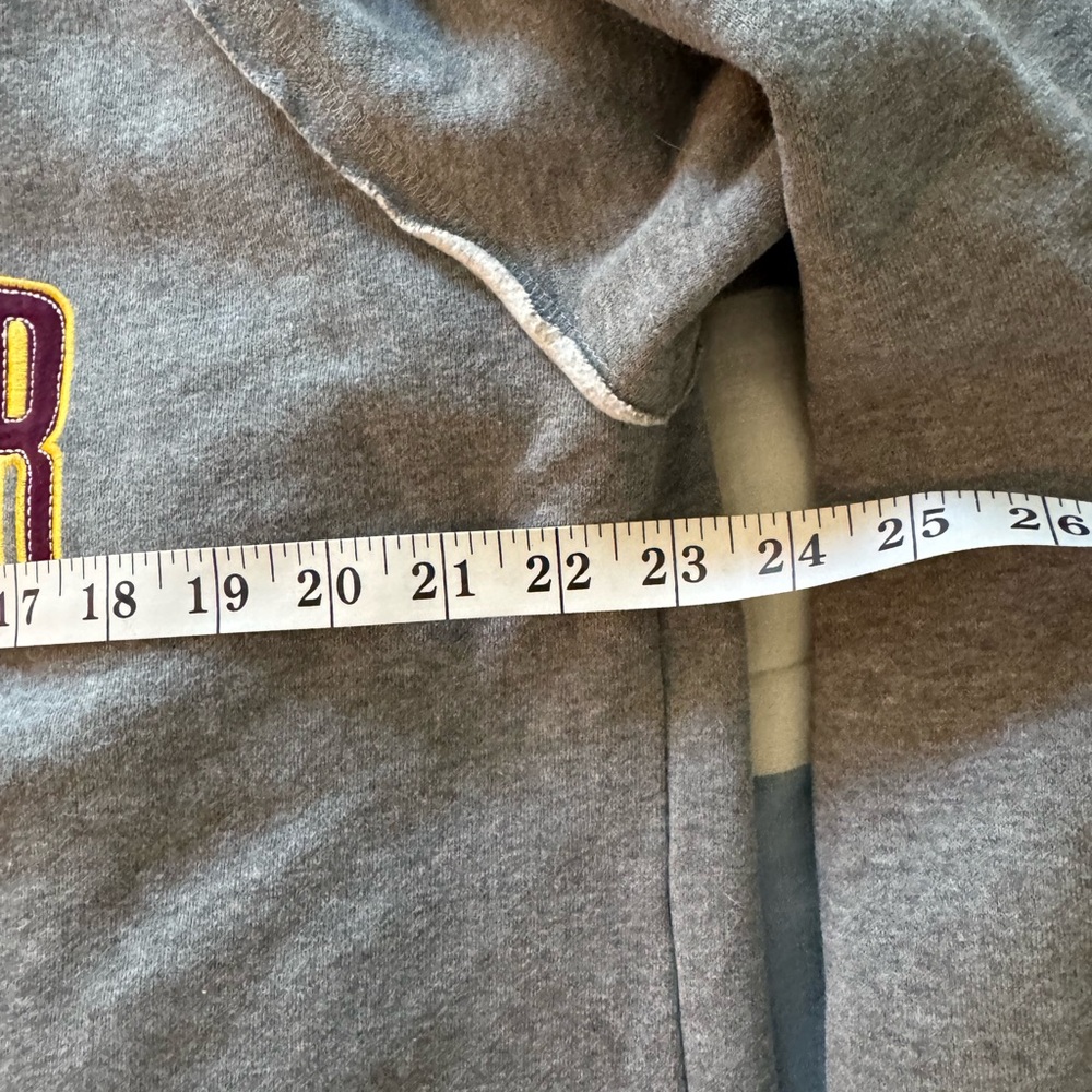 Universal Studios Authentic Gryffindor Sweatshirt… - image 8